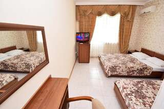 Гостиница Guest House Georgy Кабардинка Трехместный номер-4